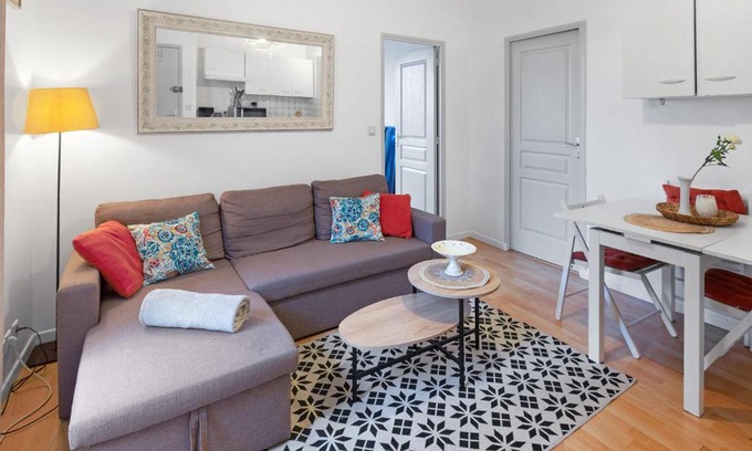 Vertou Apartment | Lecour - Confortable et central