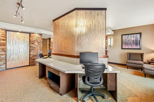 Buena Hotel | Ledgestone Suites Hotel Yakima