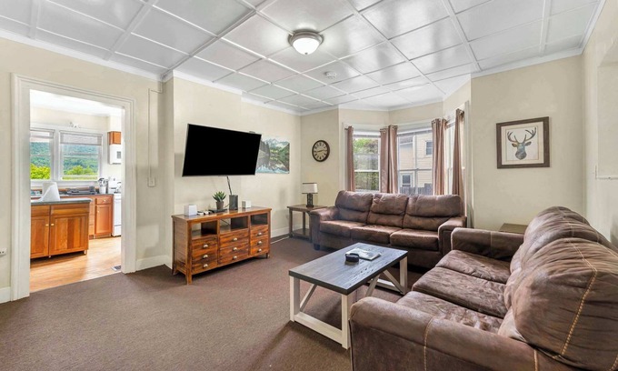 Oneonta House | Left Field - All Star Baseball Rentals