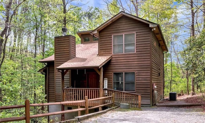 Sautee Nacoochee Cabin | Legacy Lodge Cabin-Various Sept. discounts Near Helen,GA Private Hot Tub,Tubing