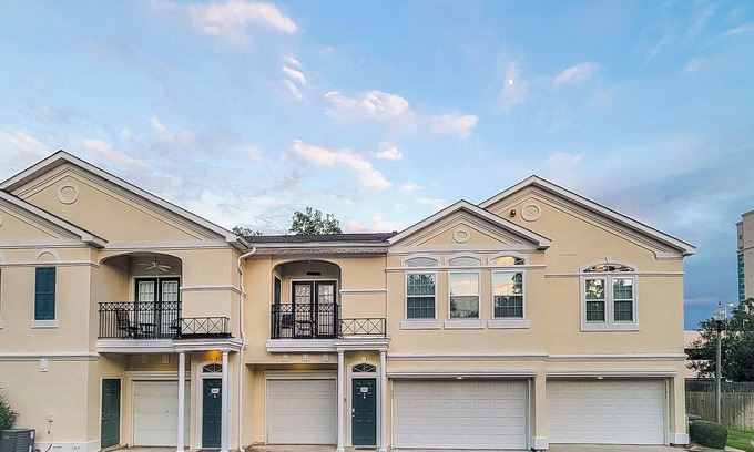 Gulfport Villa | Legacy Villa 2604 - 2 bedroom 2 bath with garage in beachside neighborhood