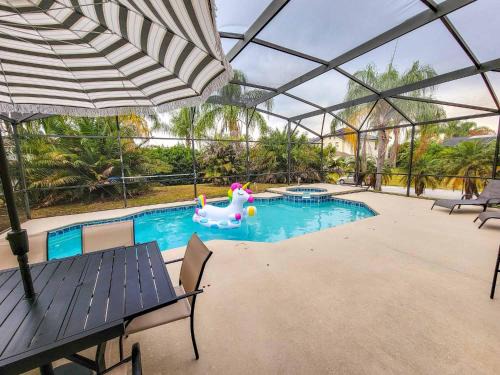 Legacy Park House | LegacyPark Villa 10miles to Disney Spa Heat Included
