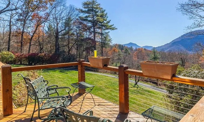 Cashiers House | Leggacy Heights – Mountain Views, Cozy Vibes, Minutes from Town