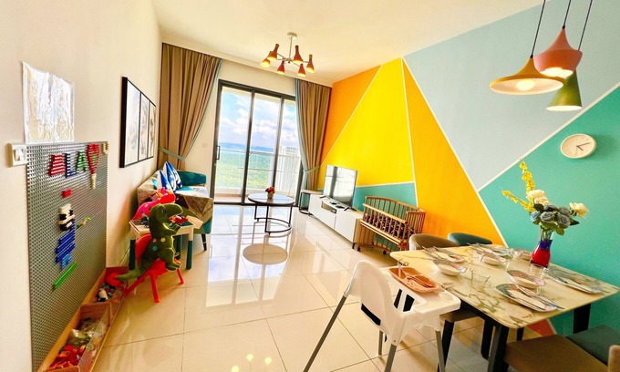 Medini Apartment | Legoland 3 mins drive@ Heart warming Families friendly Suit with Pool View 1-8px