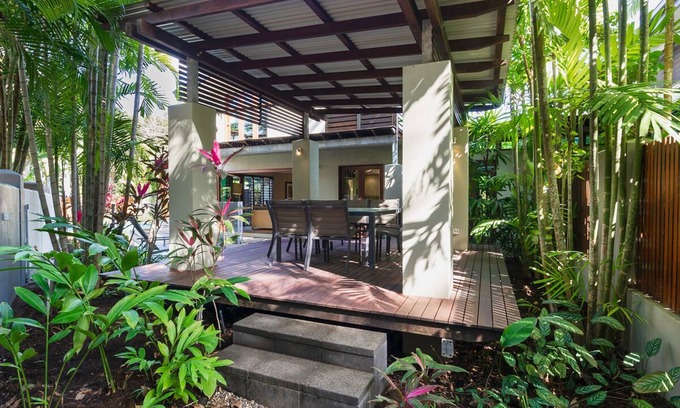 Port Douglas Villa | Leilani Melia - 3 Bedroom Beachfront Villa