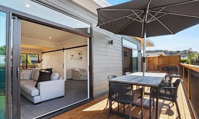 Waihi Beach House | Leisure on Leo Summar