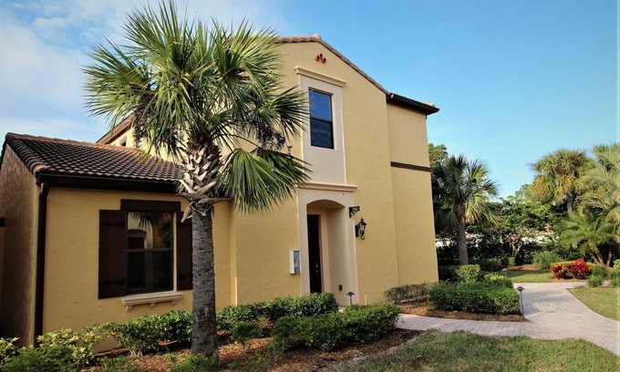 Ole Villa | Lely Ole 'and Beautiful Lely Resort