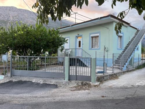 Monastiraki House | Lemon Tree House