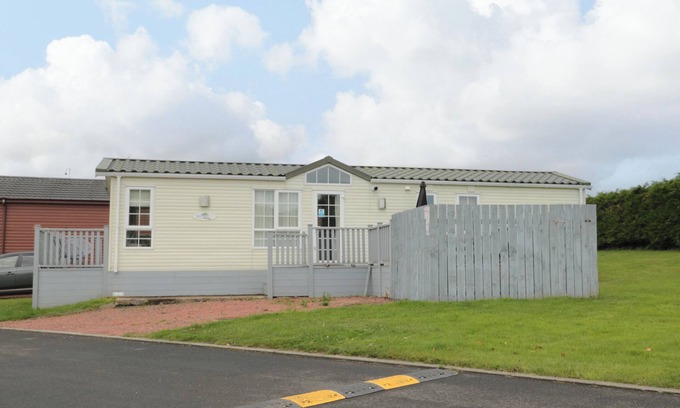 Morpeth Cottage | LEMON TREE LODGE, pet friendly, country holiday cottage in Felton
