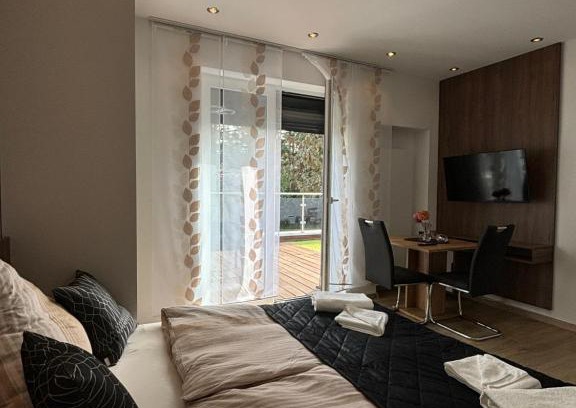 Eller House | Lenti Düsseldorfer Apartment’s