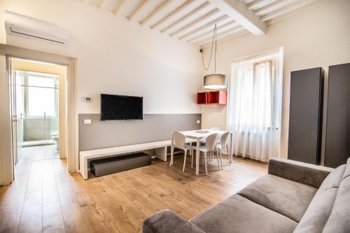 Follonica Apartment | Leone Guest House