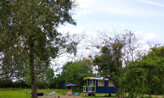 Le Vieil-Bauge House | Les 2 roulottes du moulin de palet