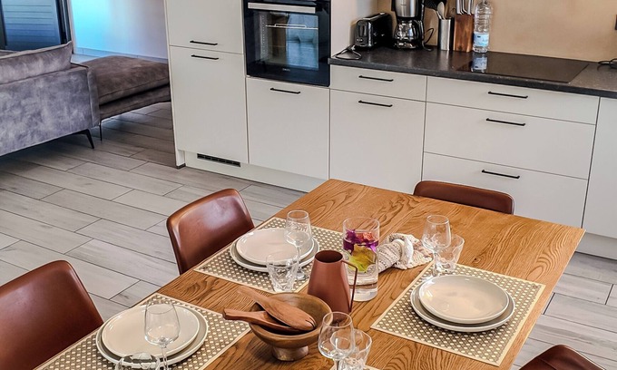 Etang Sale Les Bains Apartment | Les 3 sables, Capucin