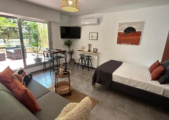 Prefecture Apartment | Les Appartements d'Edmond Rome Favier