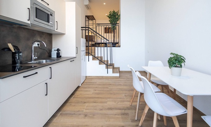 Montolivet Apartment | Les Arts Turia 2 by Concept Flats