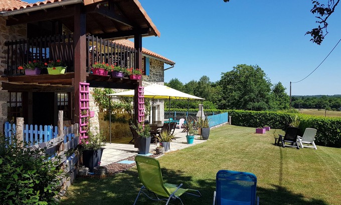 Saint-Estephe House | Les Casaniers Converted Barn with private pool and terraces, 2- 6 people