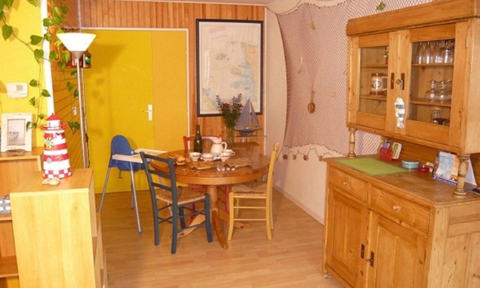 La Madeleine-Bellevue Apartment | Les Comptoirs