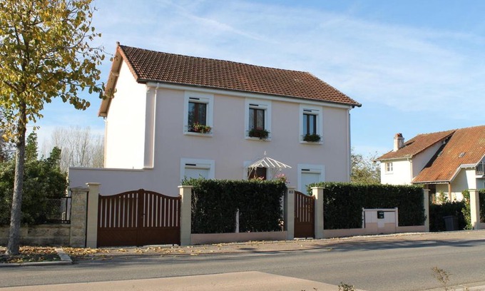 Cosne-Cours-sur-Loire House | Les Géraniums