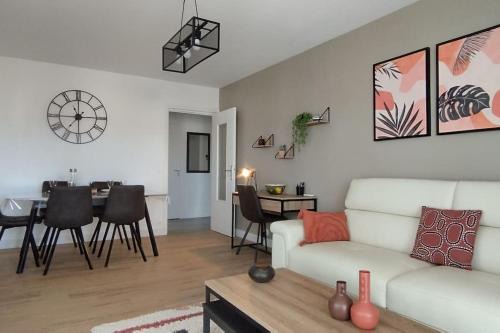 La Seyne-sur-Mer Apartment | Les Géraniums, bel appartement rénové, proche plage et commerces