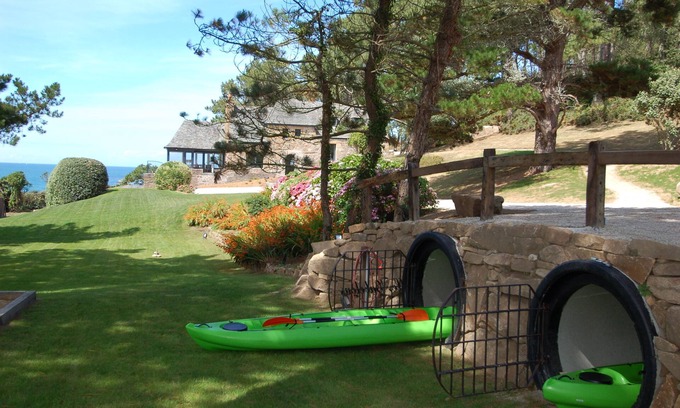 Plougasnou Villa | Les Gabelous, sleeps 9, direct beach access and panoramic sea view