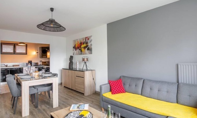 La Madeleine-Bellevue Apartment | Les grands jardins by Interhome