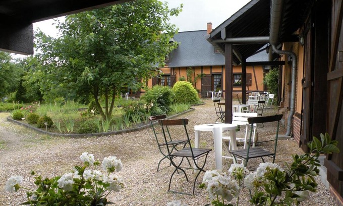 Montville House | Les Granges Du Bout De La Ville