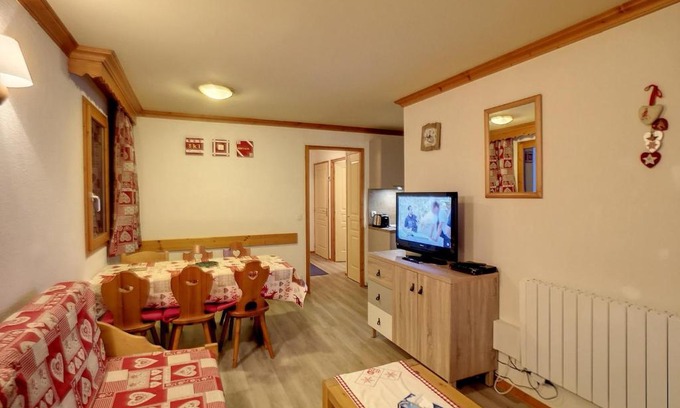 Les Bruyeres Apartment | Les Menuires - Joli 3 pièces, 6 pers, pied des pistes, parking gratuit - FR-1-178-166