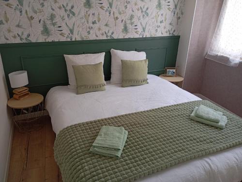 Saint-Amand-sur-Sevre Apartment | Les meublés de Louis-Marie, 2 appartements indépendants pour 4 personnes, 8 personnes au total, proche du Puy du Fou