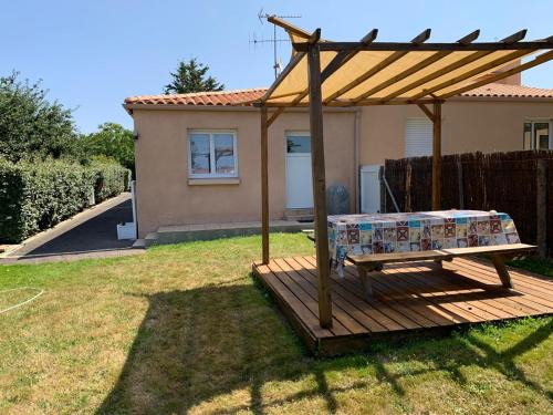 LʼIle-dʼOlonne House | les mouettes