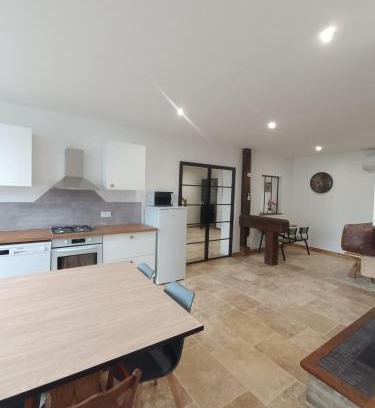 Chateauvillain Apartment | Les Murmures Desbordes