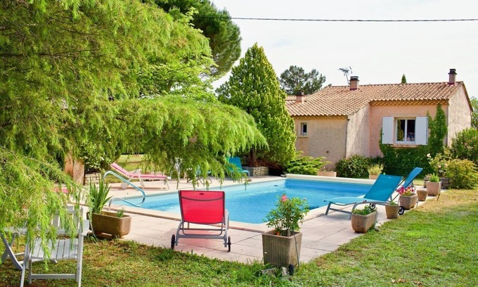 Carpentras Villa | Les Murmures du Temps Air-conditioned 3-bedroom villa in Carpentras with swimming pool