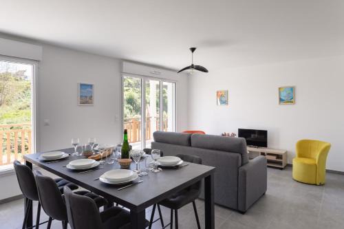 Sables-d'Or-les-Pins Apartment | Les pins 210 - Appt à moins dun km de la plage