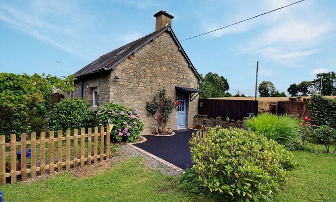 Marcille-Raoul House | Les Pots Bleus - Marcille Raoul