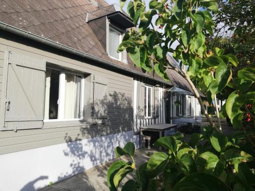 Neville House | Les Roses d Antan - 2 gîtes