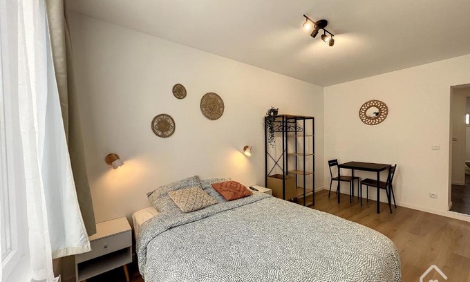 Chatellerault Apartment | Les studios d'Elina - Entrée autonome