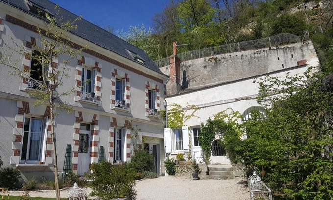 Rochecorbon Bed & Breakfast | Les Troglos de la Tufolière