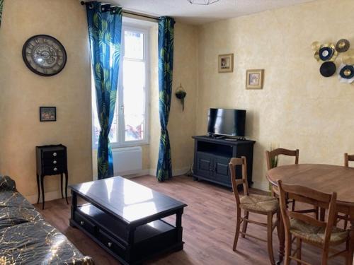 Villebois-Lavalette Apartment | les vieilles Halles de Villebois