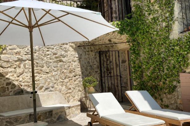 Montfort Bed & Breakfast | Les Vieux Murs