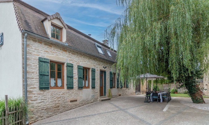 Jully-les-Buxy House | Les Volets Verts - Maison pour 10p avec Jardin