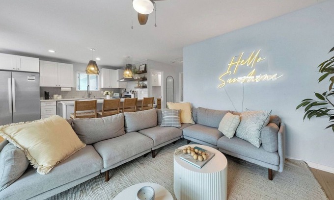 Encinitas House | Less than 2 miles to Moonlight beach, Downtown and Restaurants and Legoland