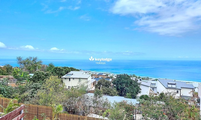 Le Portail Apartment | Leu Hamélia – New T2 with shared swimming pool – Saint-Leu