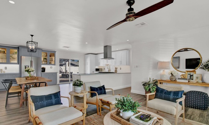 Scottsdale Estates Five House | Level up your Old Town stay- Walk to bars- 2 Kings