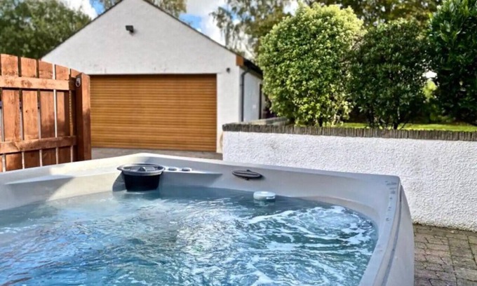 Backbarrow House | Levens Retreat - Three Bedroom House, Sleeps 6