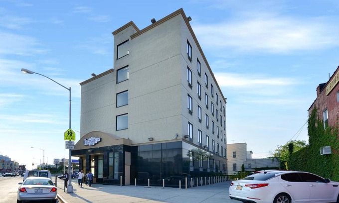 Queens Hotel | Lex View Inn at JFK Airport
