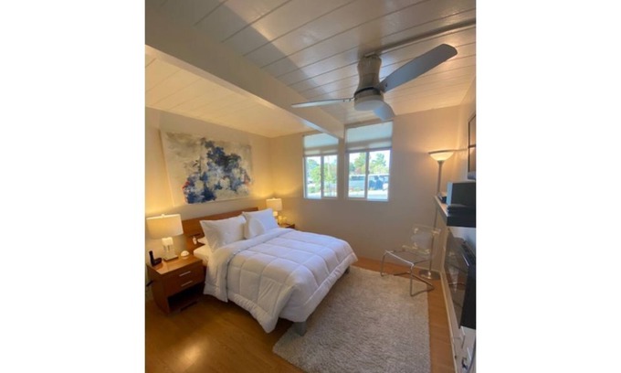 Highlands-Baywood Park Apartment | Lexington Suites