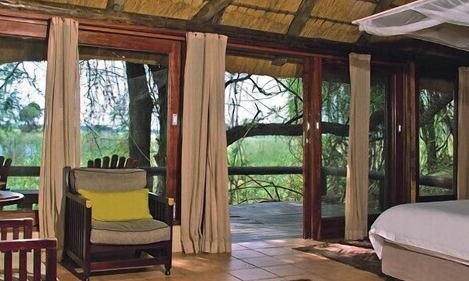 Muneambuanas Cabin | Lianshulu Bush Lodge