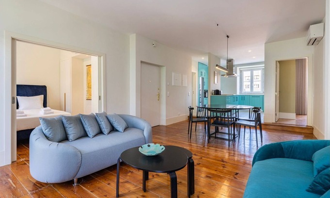 Santo Antonio Apartment | Liberdade Concept 3BDR Apartment by LovelyStay