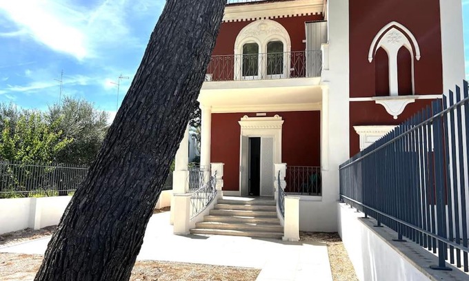 Municipio 4 House | Liberty Villa