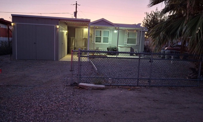 Mohave Valley House | Life a beach at the river 3-bedroom house in Mohave Valley By the river have fun