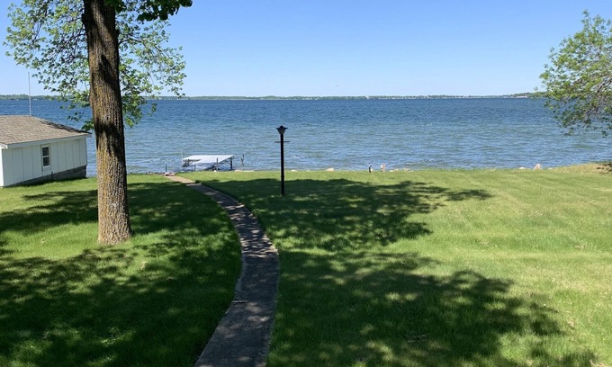 Pelican Rapids House | Life is better on Lake Lida! - Open for 2024 bookings